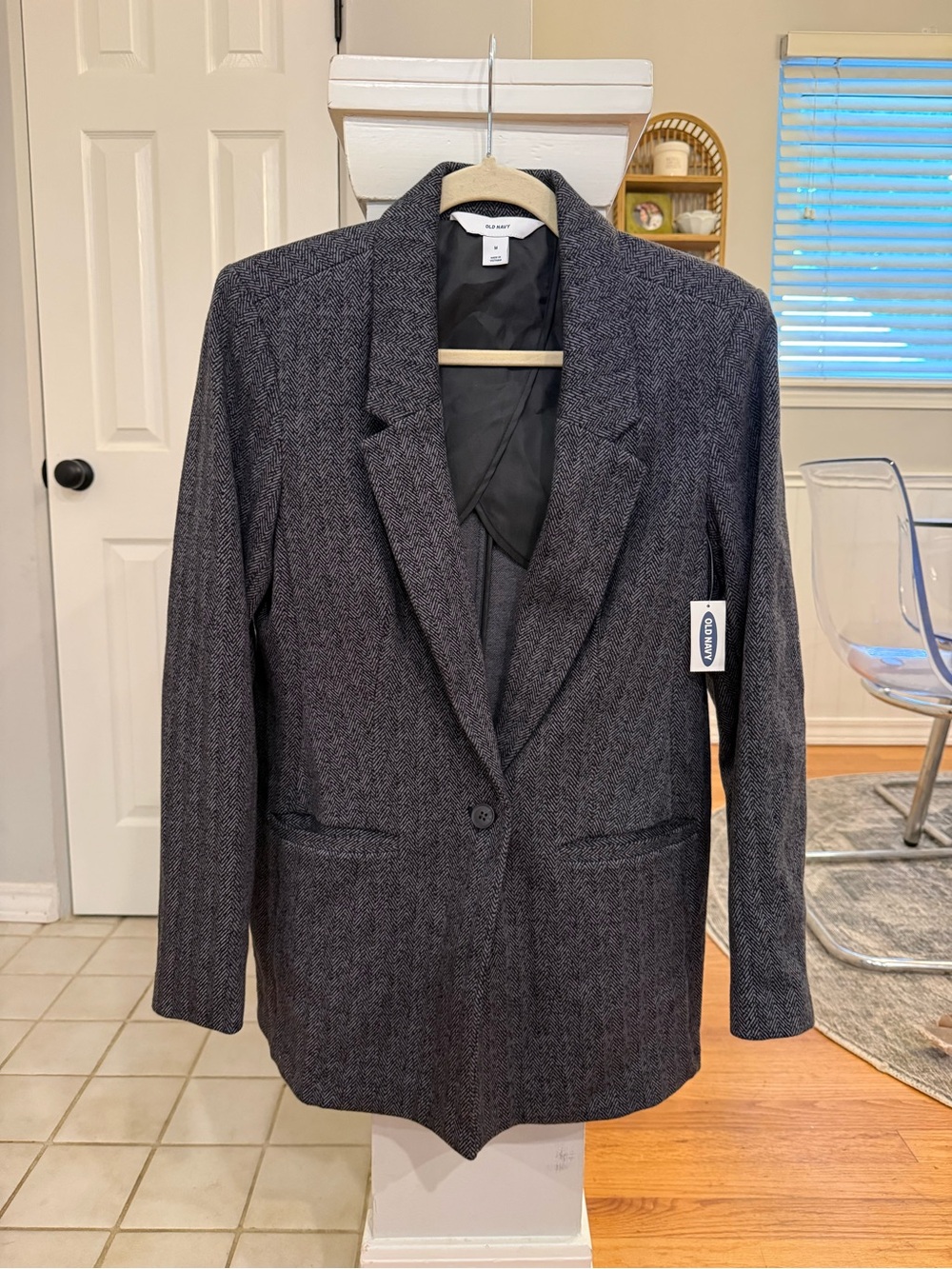 Old Navy Wool-Blend Herringbone Blazer in Charcoal Gray